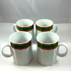 MIKASA CHRISTMAS MUGS (SET OF 4)***